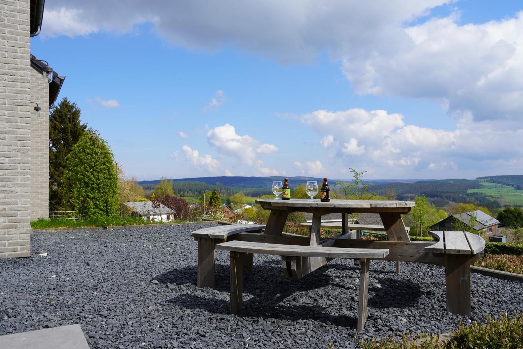 "Petite Perle En Haute Ardenne" Avec Vue Sur La Vallee, Cabine Infra-Rouge Et Bain Balneo Lierneux Luaran gambar